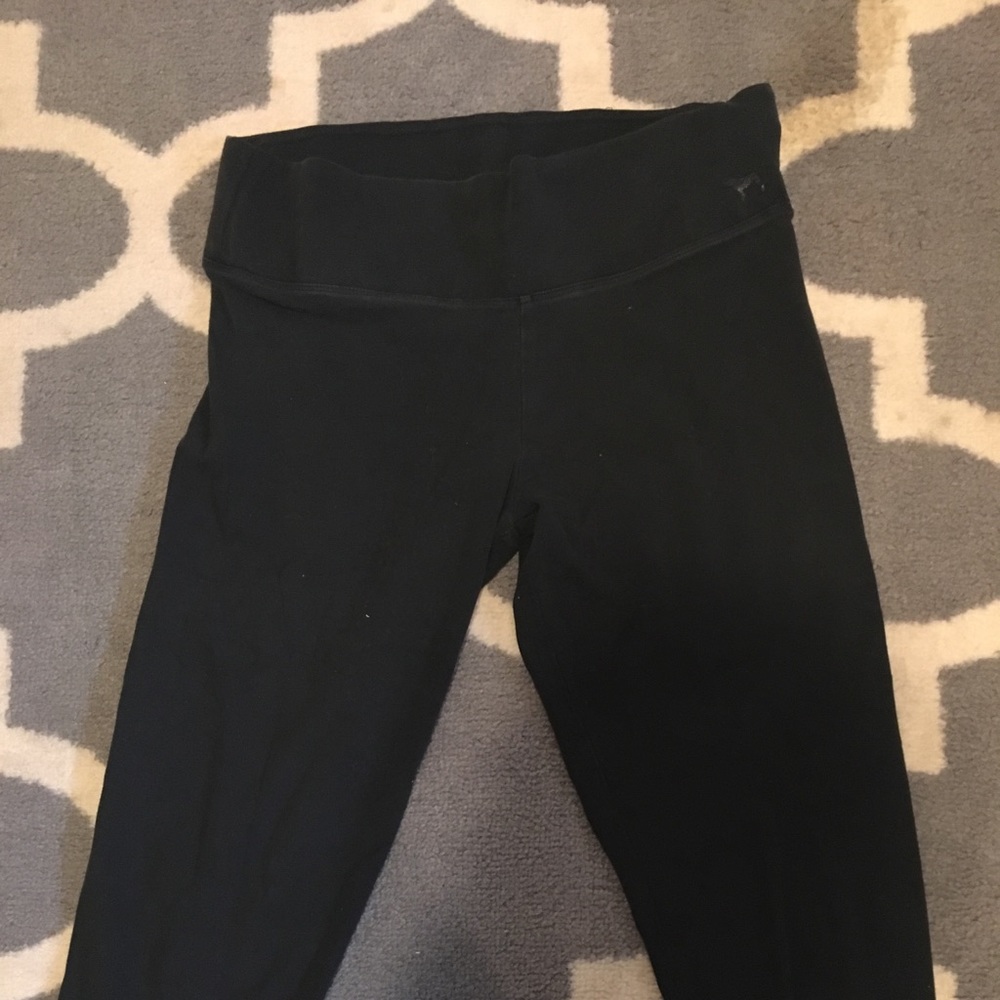 VS PINK CROP YOGAS